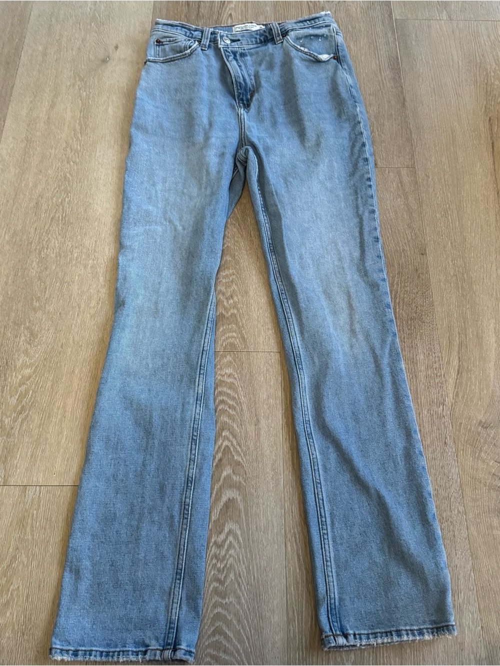 Abercrombie & Fitch 90’s Slim Straight Ultra High Rise Light Blue Jeans